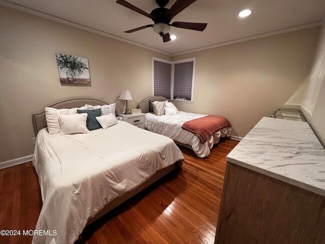 Building Photo - 499 W Park Ave