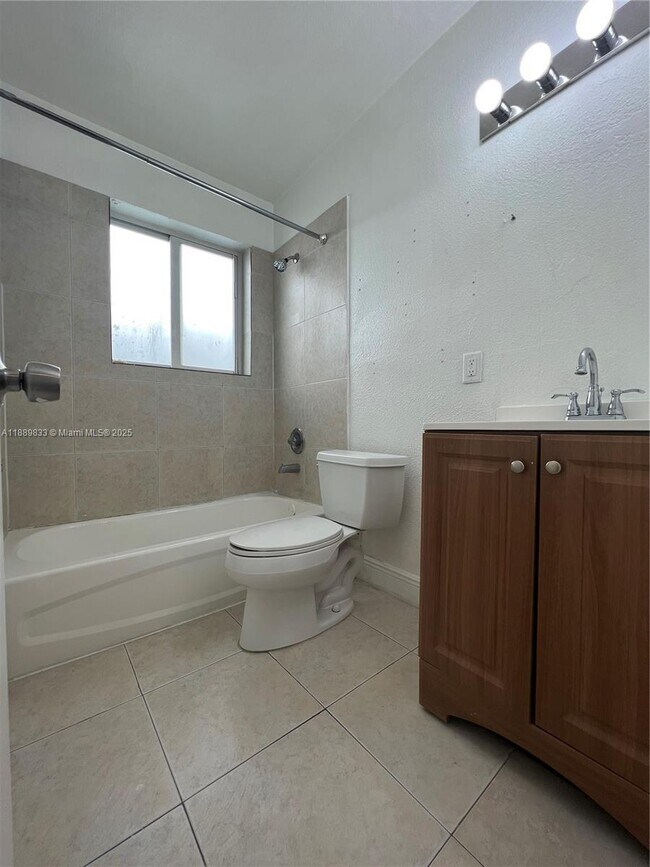 Building Photo - 1524 Lenox Ave.