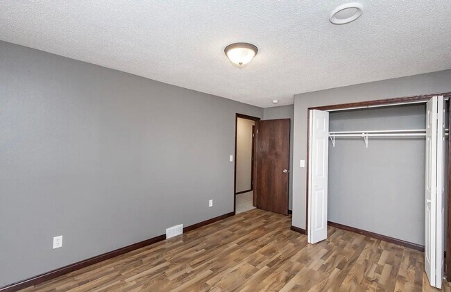 Building Photo - 1237 Diversion Dr