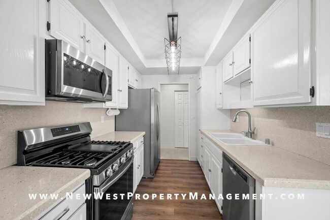 Building Photo - Beautifully upgraded Point Loma 2-bedroom ...