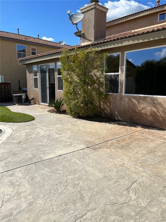 Building Photo - 32689 Cottonwood Rd