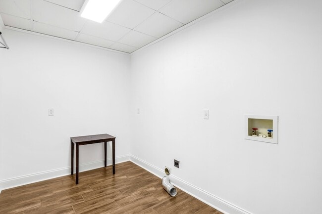 Building Photo - 6405 N Pinson Rd