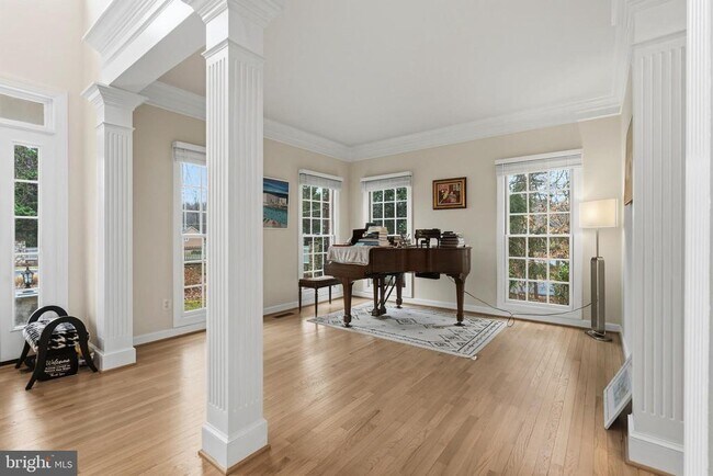 Building Photo - 4924 Berkshire Woods Dr