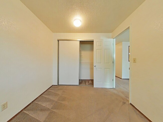 Building Photo - FALL SPECIAL ~ $990 OFF FIRST MONTH RENT