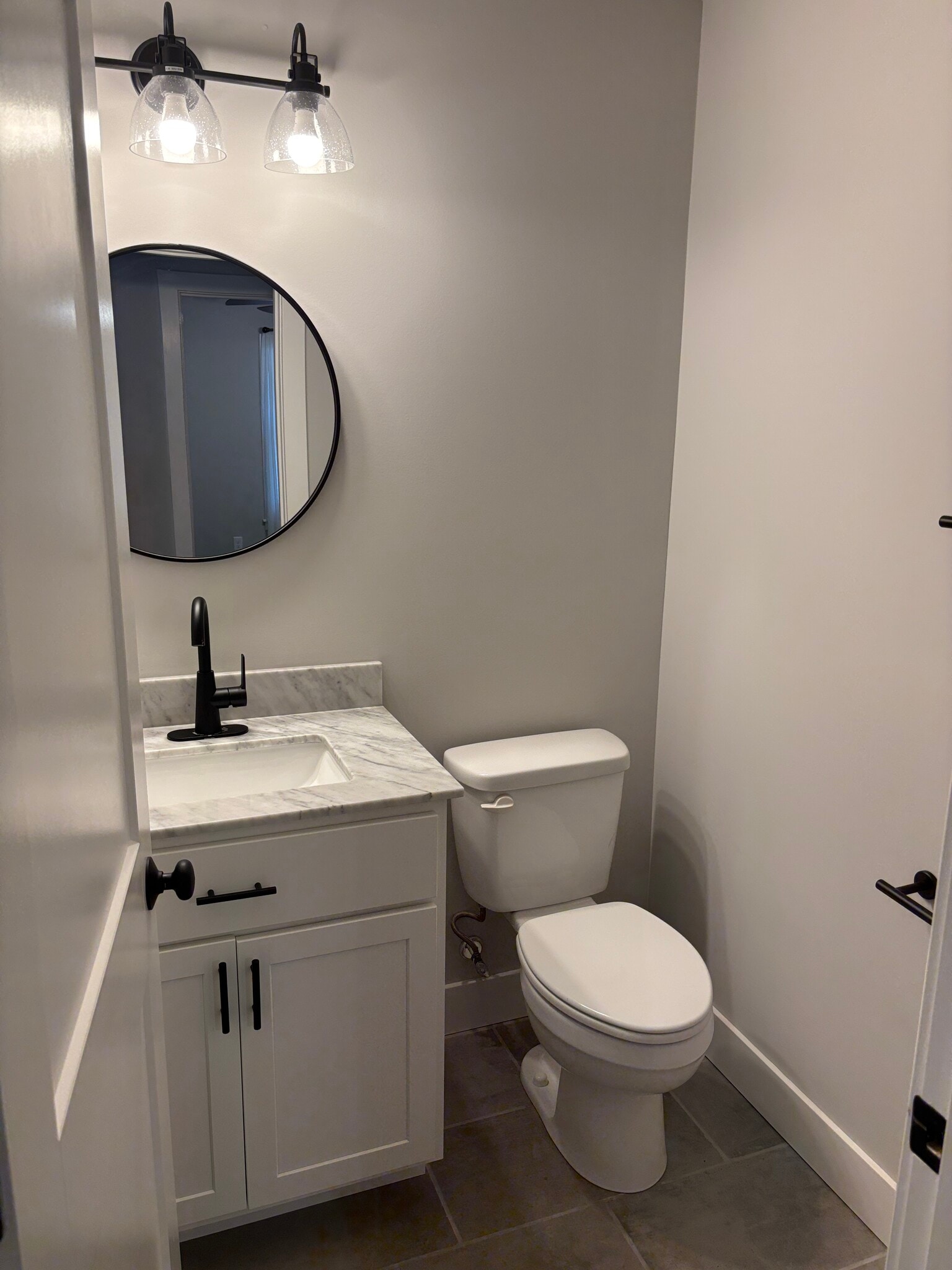Guest Bath - 1013 Oakmont Ln
