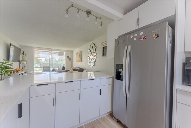 Building Photo - 8900 Washington St