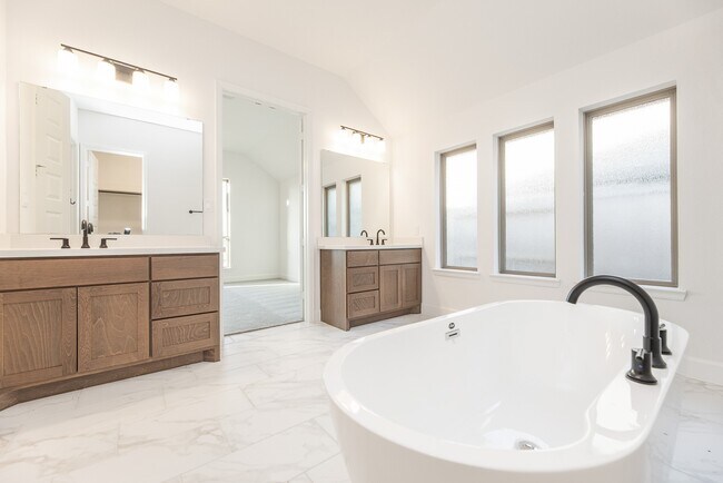 Building Photo - 2802 Sweet Honey Ln