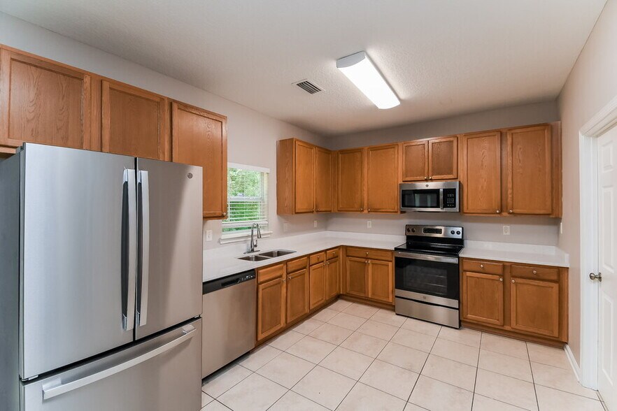 Building Photo - 7242 Rampart Ridge Cir W