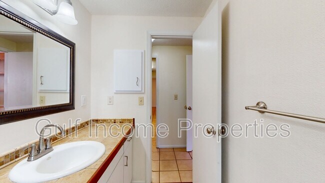 Building Photo - 5012 29th Ave W