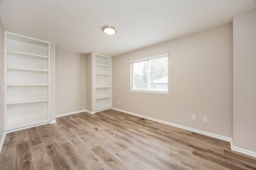 Building Photo - 8327 Chancellor Dr