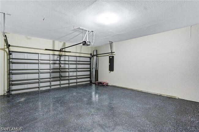 Building Photo - 14047 Danpark Loop