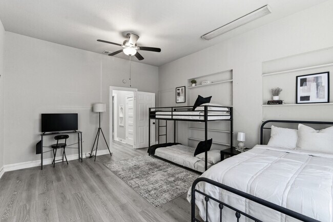 Building Photo - 314 West Cevallos-SI ID1363386P