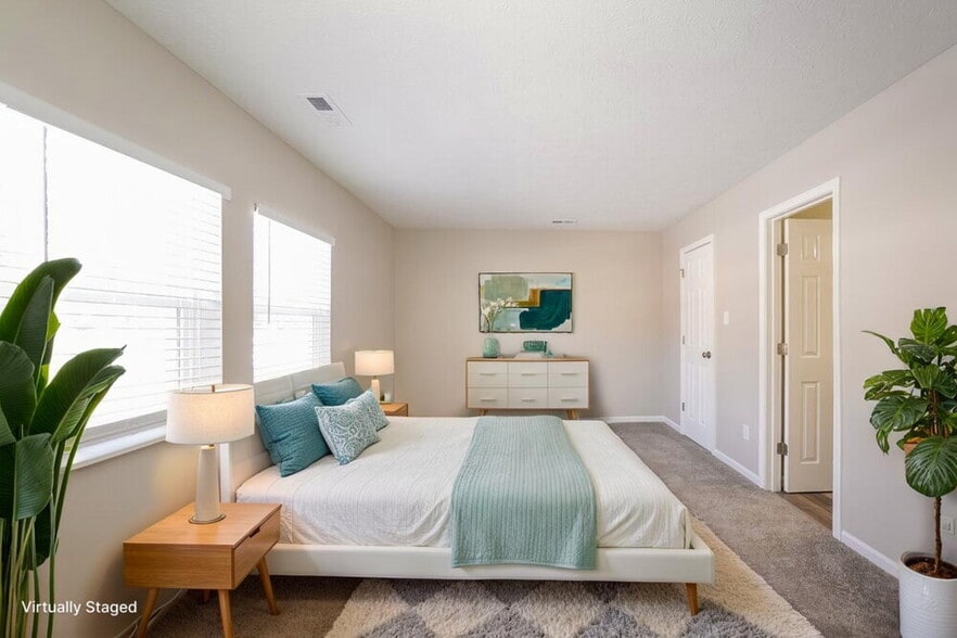 Building Photo - 957 Country Ln