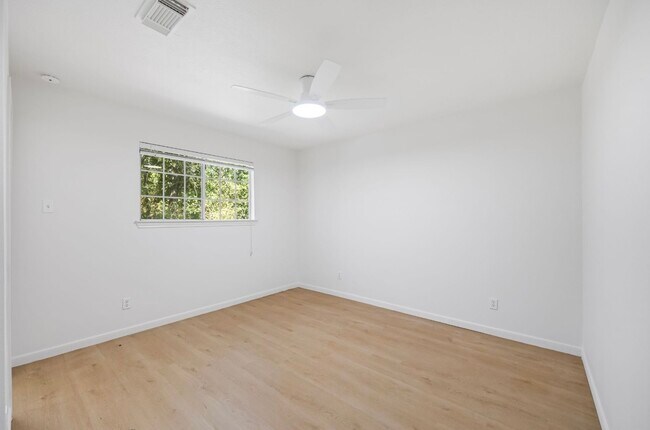 Building Photo - 6650 Camptown Cir