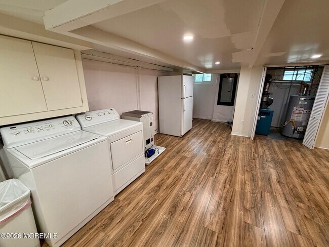Building Photo - 604 Evergreen Ave