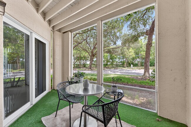Building Photo - 4807 Via Palm Lakes Via