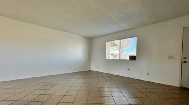 Livingroom - 58785 Barron Dr