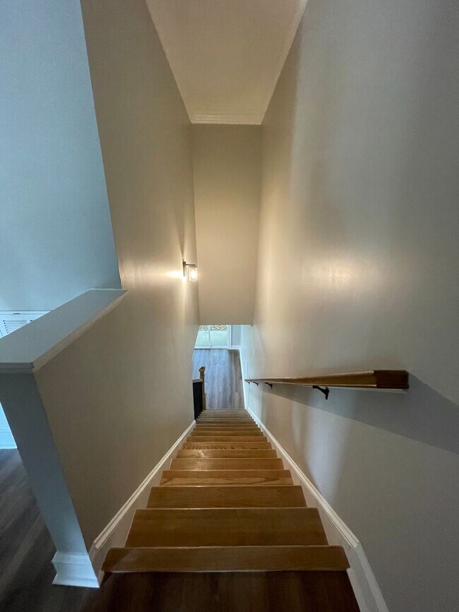 Building Photo - New 3/2.5 Townhouse in Downtown Rome $2,295