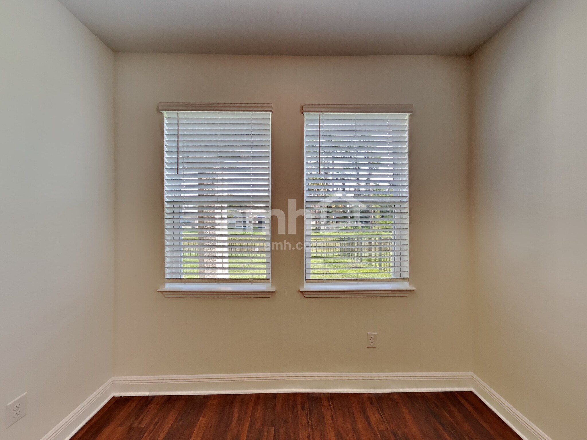 Building Photo - 27611 St Andrews Ave