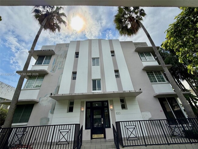 Building Photo - 820 Euclid Ave