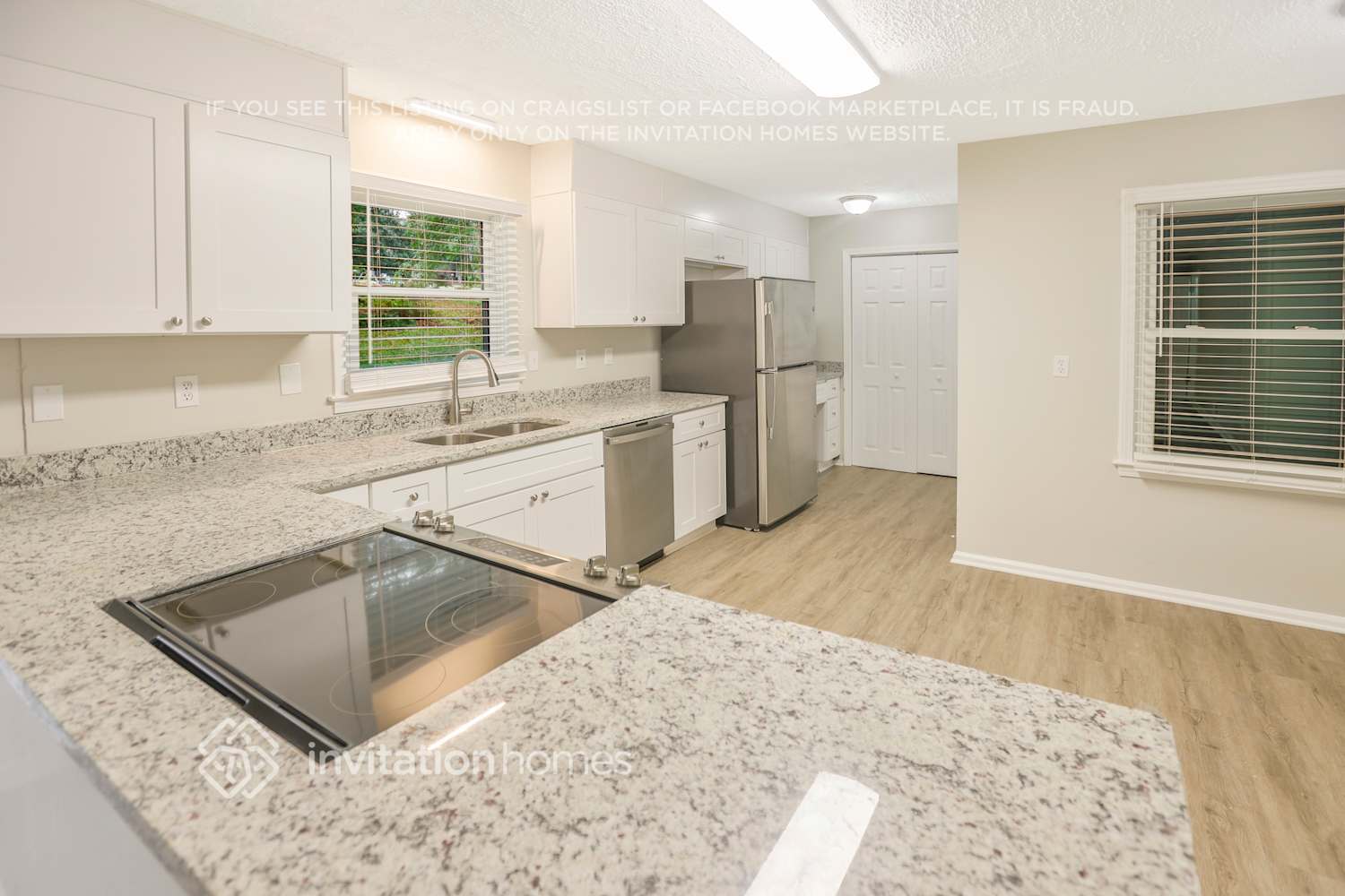 Building Photo - 3570 Greentree Farms Dr
