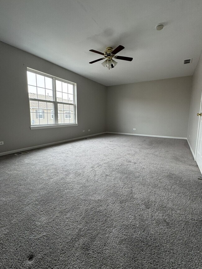 Building Photo - 309 Springbrook Trail S