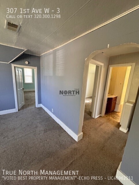 Building Photo - 307 1st Ave W