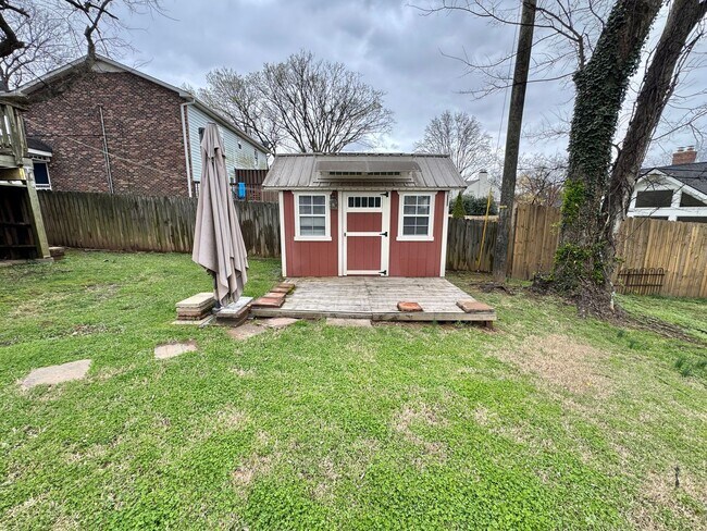 Building Photo - 5 Bedroom Home Between 12 South and Oak Hill