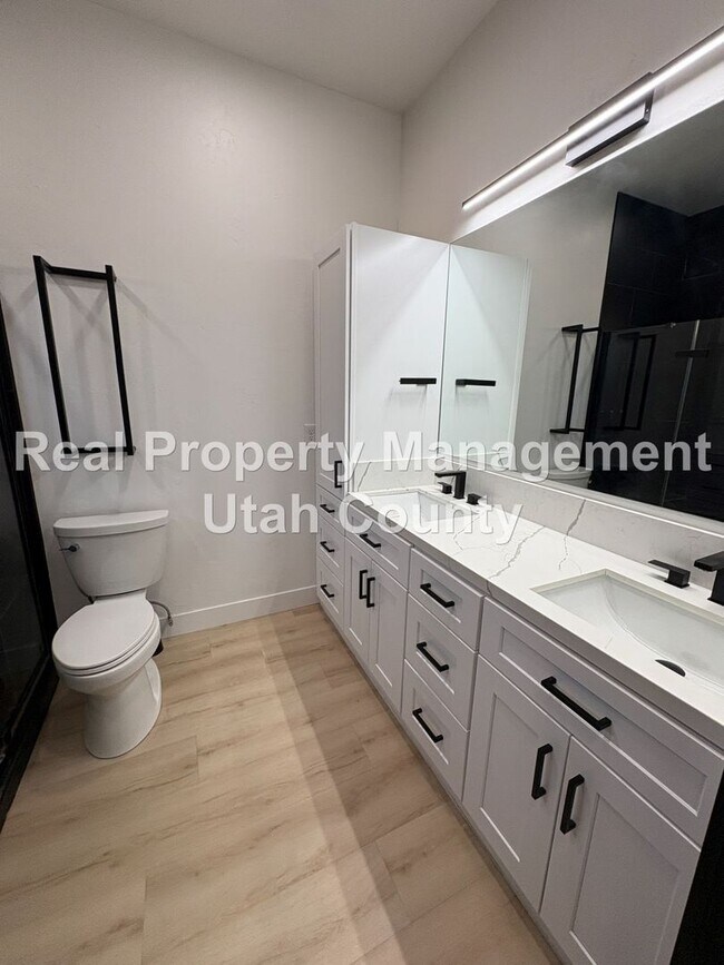 Building Photo - Lower Price! Large Cedar Hills home