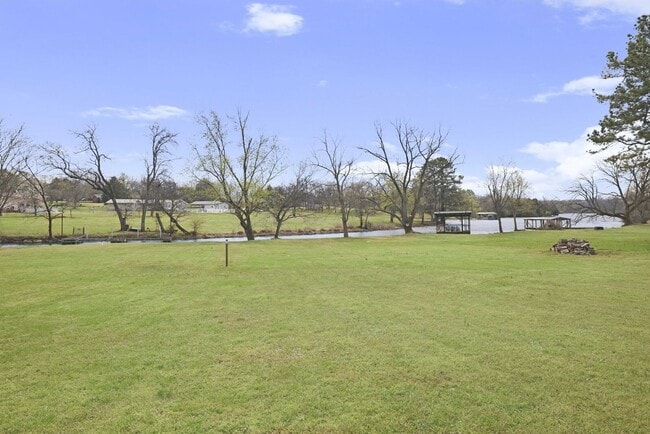 Building Photo - Lake Dock Waterfront Home