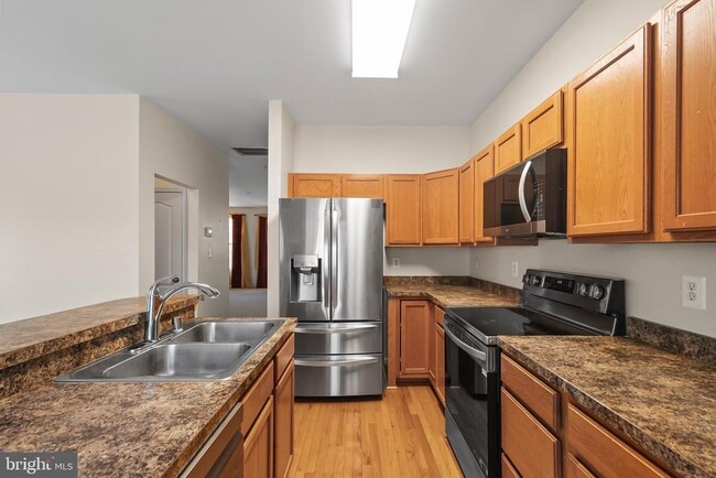 Building Photo - 4904 Olympia Pl