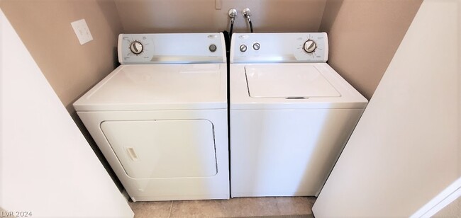 Building Photo - 2052 Gravel Hill St