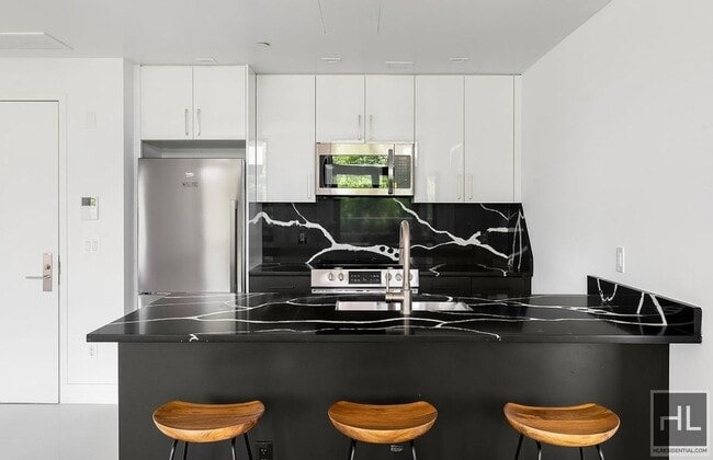 Building Photo - 3128 Henry Hudson Parkway East