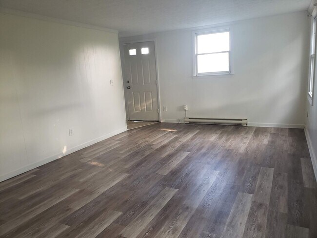 Building Photo - 224 Lamont St