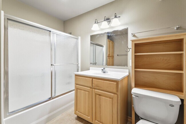 Building Photo - 9621 Shadow Wood Dr