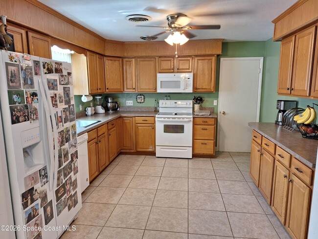 Building Photo - 279 Ellwood Ave