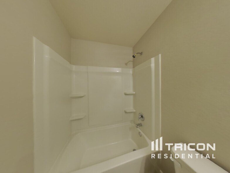 Building Photo - 6534 Fledgely Way