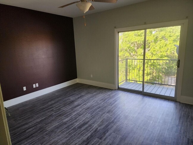 Building Photo - 3/2.5 Luxury Townhome in All Saints distri...
