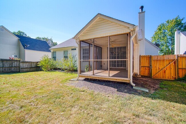 Building Photo - Spacious 4 BR, 2 BA Home On Quiet Cul de Sac, Private Fenced Backyard, Community Pool