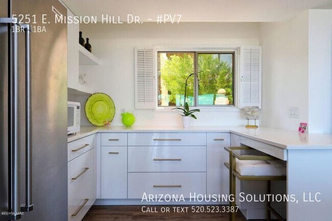Building Photo - Palo Verde 7