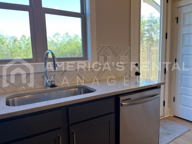 Building Photo - Home for rent in Hoover!!! Available to View Now!  DEPOSIT PENDING!!