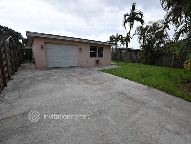 Building Photo - 1906 N 37th Ave