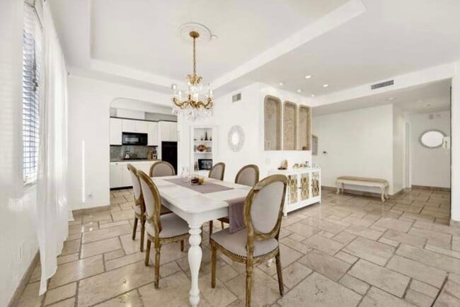 Dining room - 11952 Montana Ave