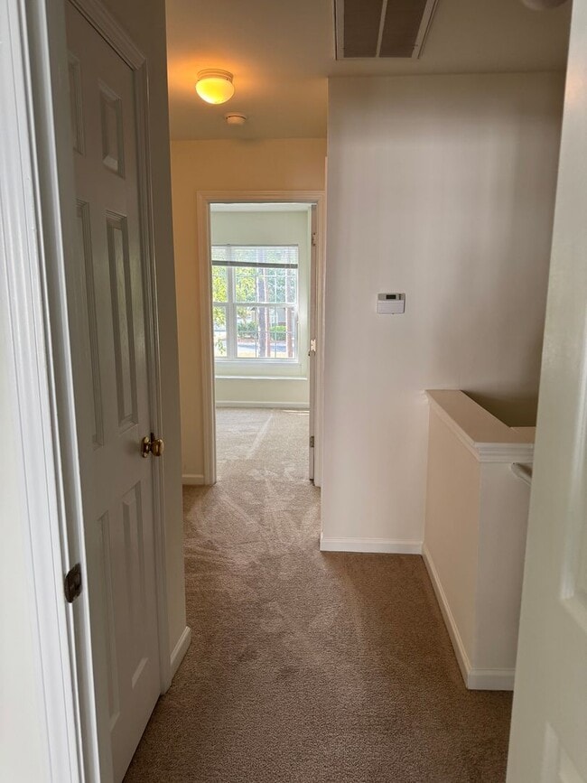 Building Photo - Townhouse in Townes at Buckwalter