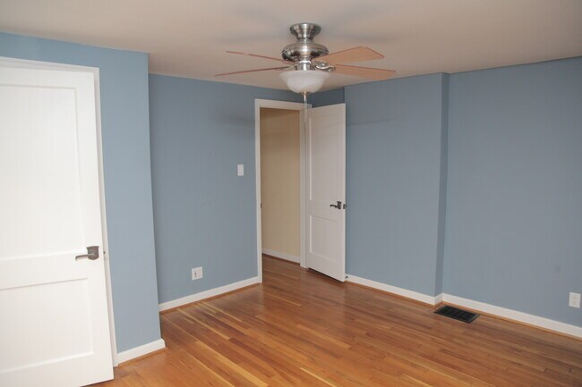 Building Photo - 1536 Elmwood Ave