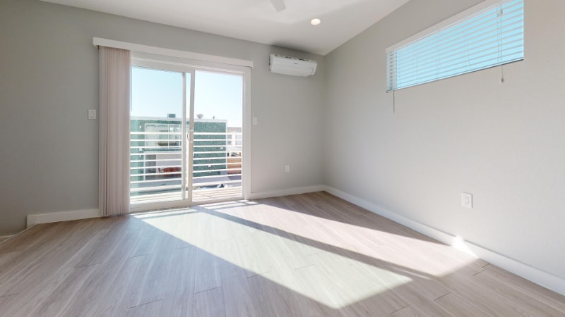 Building Photo - 3328 Cedarplaza Ln