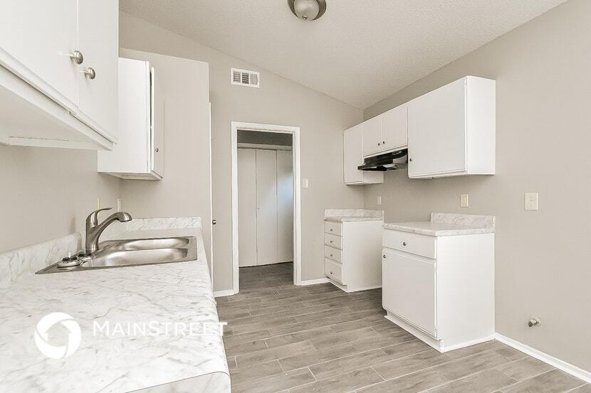 Building Photo - 5772 Jardin Pl