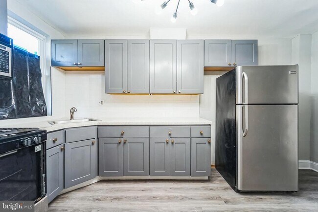 Building Photo - 2356 McCulloh St