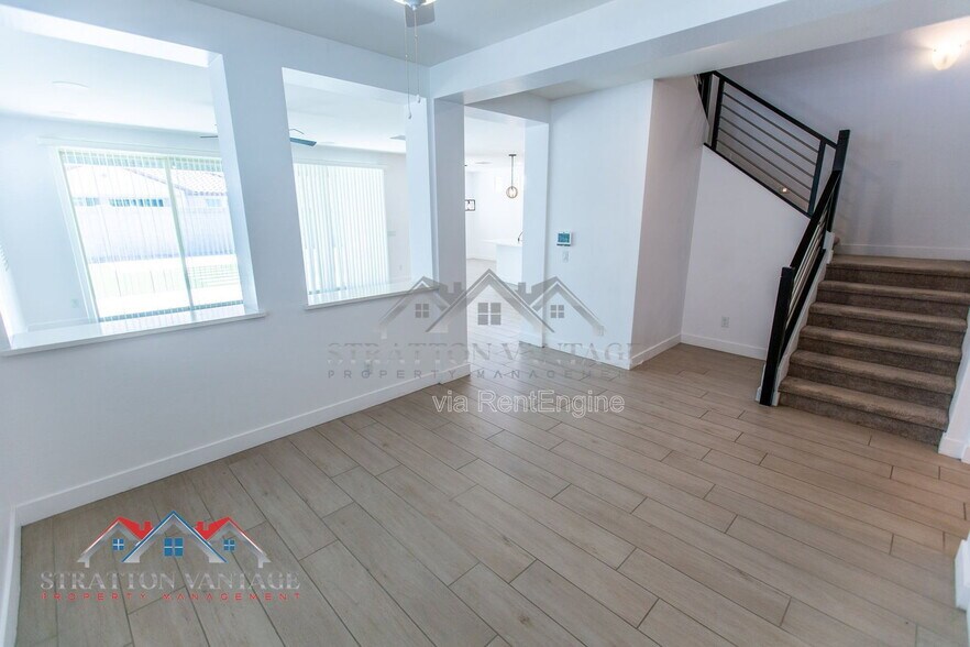 Building Photo - 15075 W McKinley St