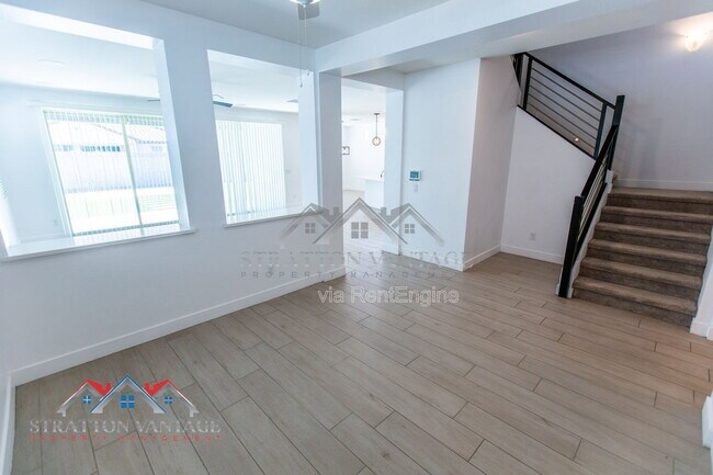 Building Photo - 15075 W McKinley St